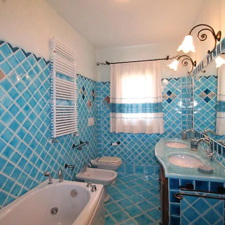 Villa Le Maree With A Sea View *