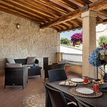 Villa Le Maree With A Sea View